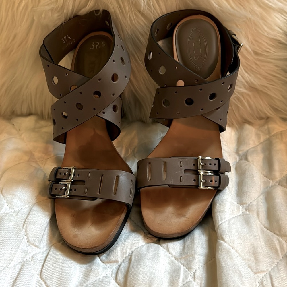 Tod’s Women’s Cut Out Buckle Strap Leather Heel Sandals